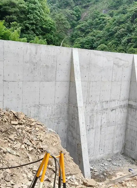 芜湖新芜区重力式挡土墙